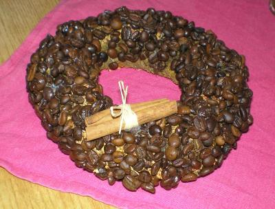 Věnec celý kaf�čkový :)